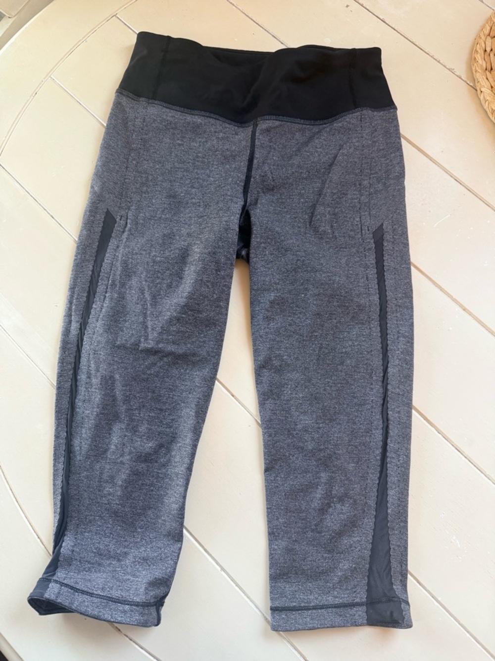 High-Waist Performance Capri - Charcoal Heather